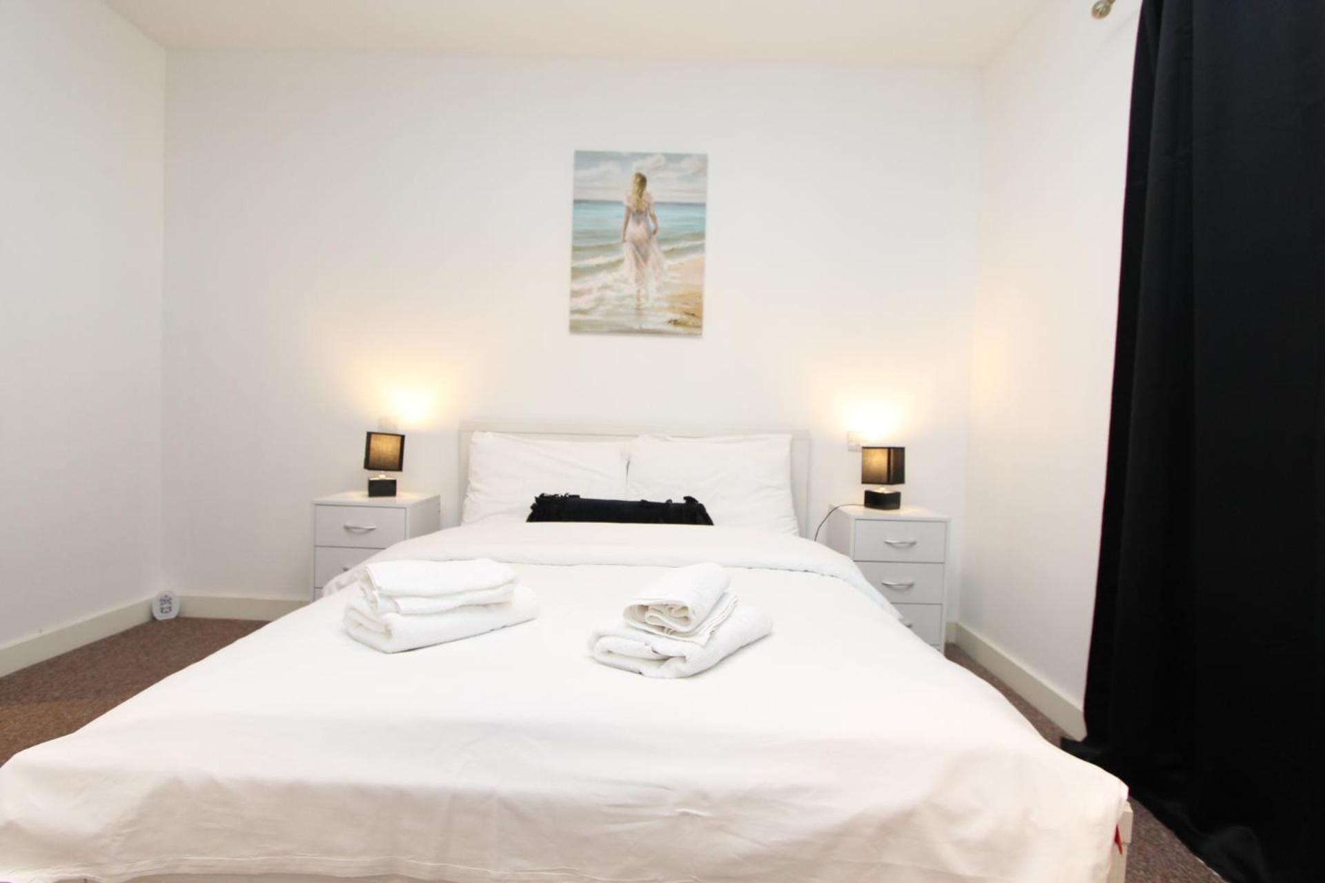 Spacious & Modern 1 Bedroom Close To Station In E16 런던 외부 사진
